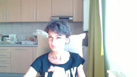 Snapshot of bebacksooon chatting on September 14, 10:58 am Raluca online show from September 14, 10:58 am