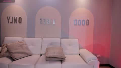 Am Becca online show from November 9, 6:06 pm