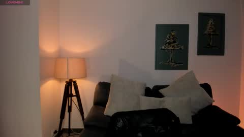 Am Becca online show from February 25, 11:53 am