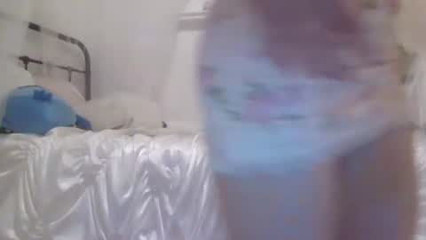 bedazzlemykitty online show from April 3, 3:48 am