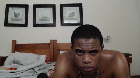 Snapshot of bedroom_gangster chatting on October 19, 9:43 am Frank online show from October 19, 9:43 am