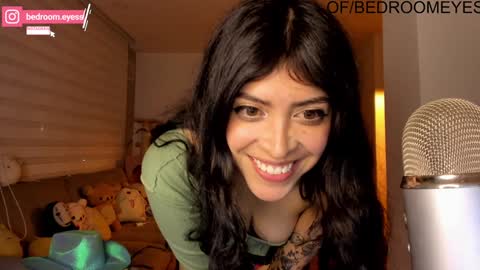 Snapshot of bedroomeyess chatting on January 15, 6:22 am Amber UwU IM MOVING AND IS CRAZY ILL BE BACK VERY SOON 3 MISS YA ALREADY online show from January 15, 6:22 am