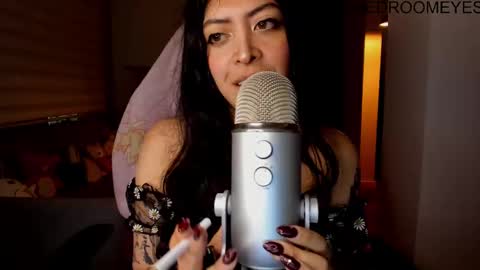 Snapshot of bedroomeyess chatting on February 14, 4:04 am Amber UwU IM MOVING AND IS CRAZY ILL BE BACK VERY SOON 3 MISS YA ALREADY online show from February 14, 4:04 am