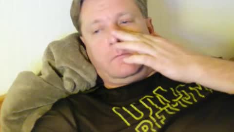 Snapshot of beefeater_7 chatting on November 25, 10:43 pm beefeater_7 online show from November 25, 10:43 pm