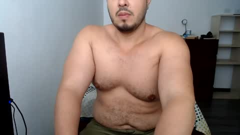 Snapshot of beefypecs_10 chatting on June 5, 8:14 pm Criss2fer online show from June 5, 8:14 pm