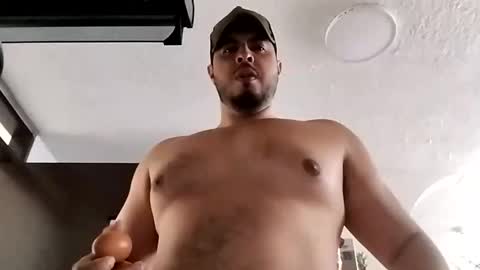 Snapshot of beefypecs_10 chatting on June 7, 2:32 pm Criss2fer online show from June 7, 2:32 pm