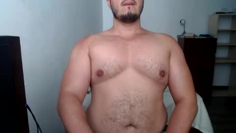 Snapshot of beefypecs_10 chatting on June 14, 8:22 pm Criss2fer online show from June 14, 8:22 pm