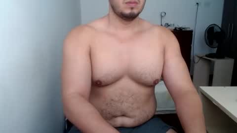 Snapshot of beefypecs_10 chatting on July 17, 4:01 pm Criss2fer online show from July 17, 4:01 pm
