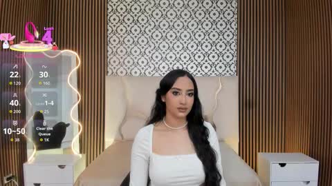 BELLA online show from November 13, 3:33 pm