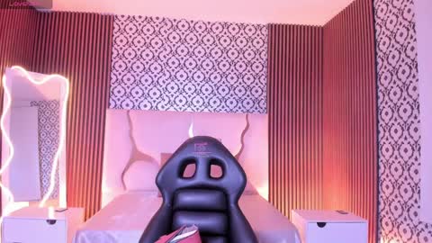 BELLA online show from March 30, 11:33 am