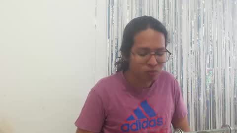 Snapshot of beentage chatting on November 3, 8:43 pm Alex online show from November 3, 8:43 pm