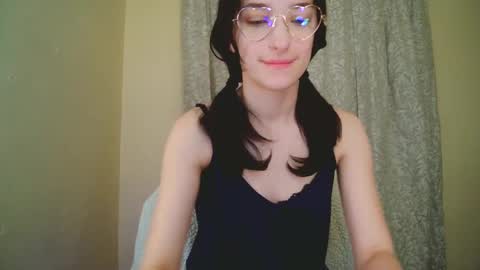 Snapshot of beezlebabee chatting on September 8, 7:57 pm Mia online show from September 8, 7:57 pm