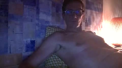 Snapshot of belami_france chatting on November 24, 8:30 pm SexFriendFrance online show from November 24, 8:30 pm