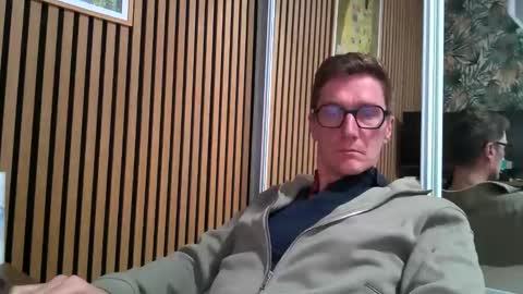 Snapshot of belami_france chatting on January 18, 8:12 pm SexFriendFrance online show from January 18, 8:12 pm