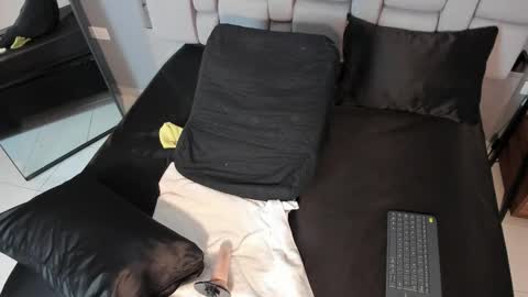 Bella online show from December 14, 3:56 am