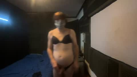 Snapshot of belindaxross chatting on July 11, 8:44 pm Dee Belinda X online show from July 11, 8:44 pm