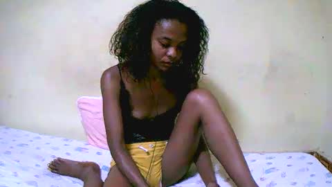 Snapshot of bella193999 chatting on December 21, 11:11 am bella193999 online show from December 21, 11:11 am