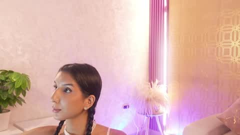 bella19   online show from May 26, 8:27 pm