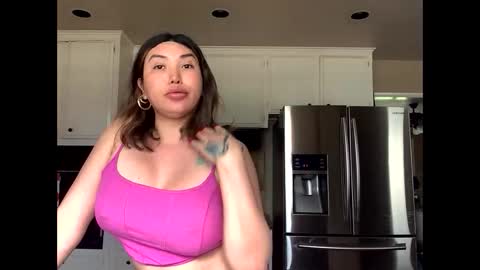 Snapshot of bella69donna chatting on February 24, 10:30 pm bella69donna online show from February 24, 10:30 pm