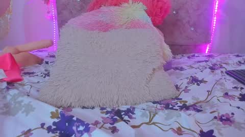 Melanie  online show from February 7, 10:41 pm