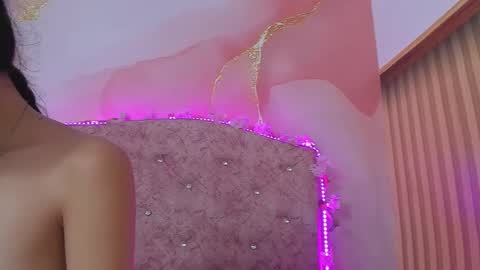 Melanie  online show from November 25, 10:37 am