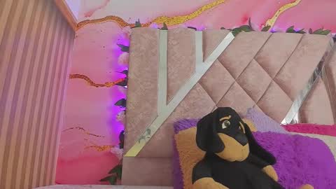 Melanie  online show from February 12, 10:32 am