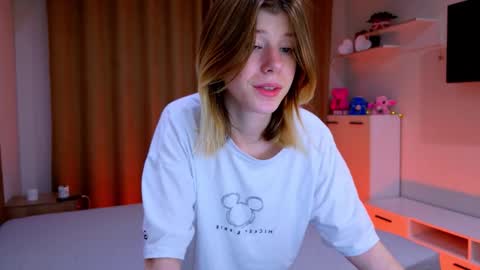 Bella online show from November 18, 2:54 pm