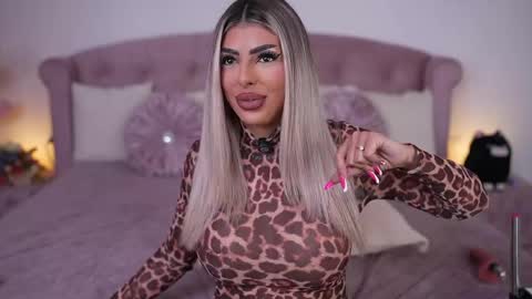 Emma  Bella online show from April 17, 9:40 pm