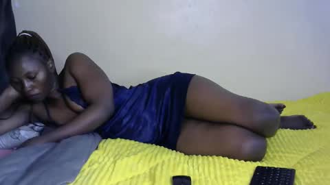 Snapshot of bella_c8 chatting on September 10, 12:32 am bella_c8 online show from September 10, 12:32 am