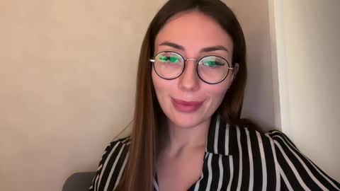bella_foxxi online show from December 4, 6:28 pm