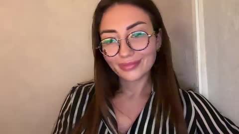 bella_foxxi online show from December 7, 4:14 pm