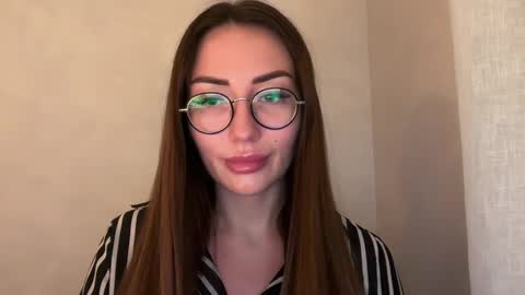 bella_foxxi online show from December 7, 7:54 pm