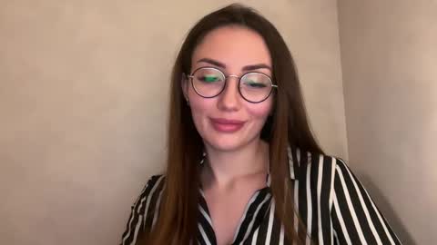 bella_foxxi online show from December 13, 6:38 pm
