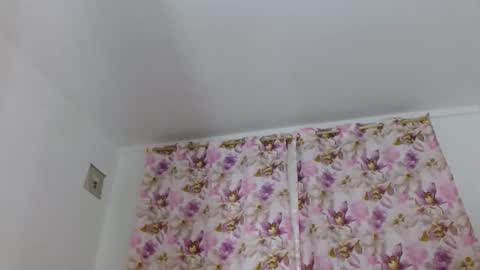 bella_gentle online show from April 17, 11:30 pm