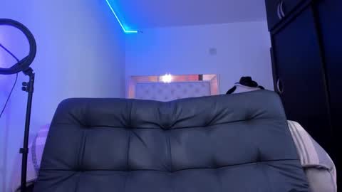 bella_hamilton online show from February 14, 4:09 am