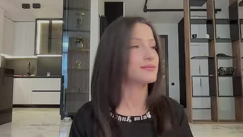 Snapshot of bella_hayes chatting on May 7, 6:08 am Bella next stream December 2 at 9pm gmt online show from May 7, 6:08 am