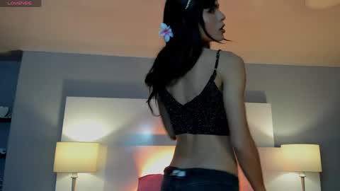  BELLA online show from April 27, 9:57 pm