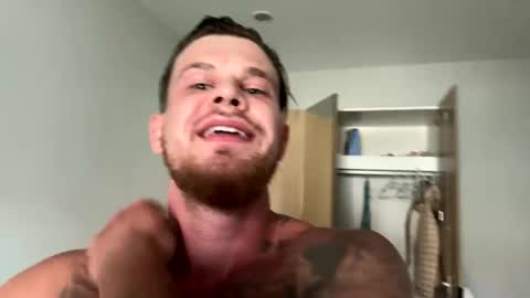 Snapshot of bella_john_grey chatting on February 18, 10:00 am online show from February 18, 10:00 am