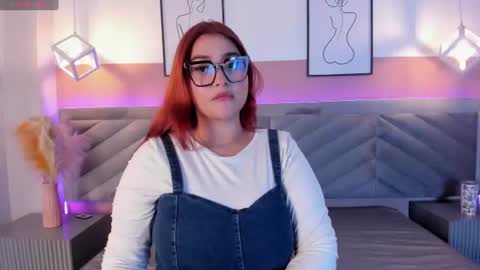 Snapshot of bella_m00n chatting on July 3, 1:39 pm Bella online show from July 3, 1:39 pm