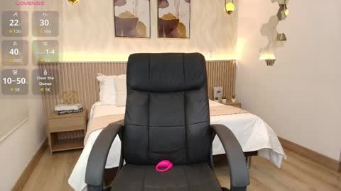 bella_millers online show from May 27, 4:48 pm