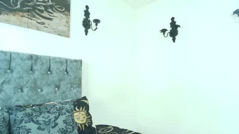 Snapshot of bella_poisonous chatting on June 9, 11:27 pm Bella online show from June 9, 11:27 pm