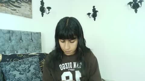 Snapshot of bella_poisonous chatting on June 14, 2:24 am Bella online show from June 14, 2:24 am