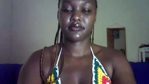 Snapshot of bella_reina chatting on July 11, 7:55 am bella_reina online show from July 11, 7:55 am