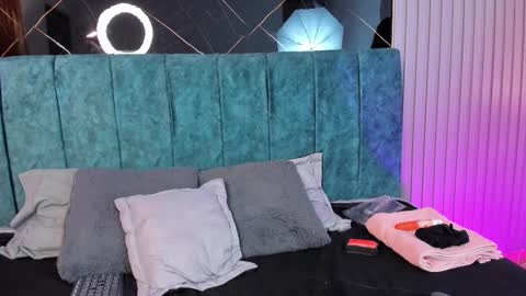 Snapshot of bella_riverss chatting on November 22, 3:33 pm Bella online show from November 22, 3:33 pm