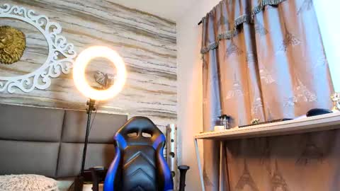 Snapshot of bella_salvatore chatting on September 21, 2:29 pm online show from September 21, 2:29 pm