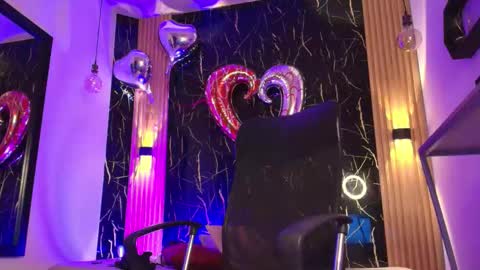     online show from February 22, 9:02 pm