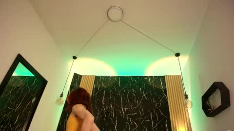     online show from April 10, 8:02 pm