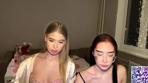 Snapshot of bella_snake chatting on March 3, 1:34 am Bella online show from March 3, 1:34 am