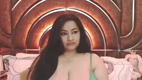 Snapshot of bella_taylor_a chatting on September 23, 1:30 am Bella Taylore online show from September 23, 1:30 am