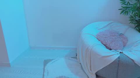 Snapshot of bella_vixen_ chatting on February 24, 9:35 pm Bella online show from February 24, 9:35 pm